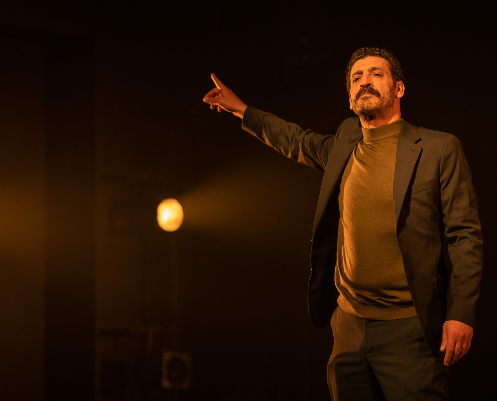 PRESO EN LA ESPERANZA / TRAPPED IN HOPE / مسجون في الأمل